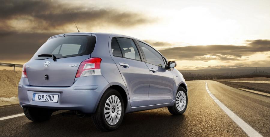  Toyota Yaris 2009 года  (фото 17 из 59)